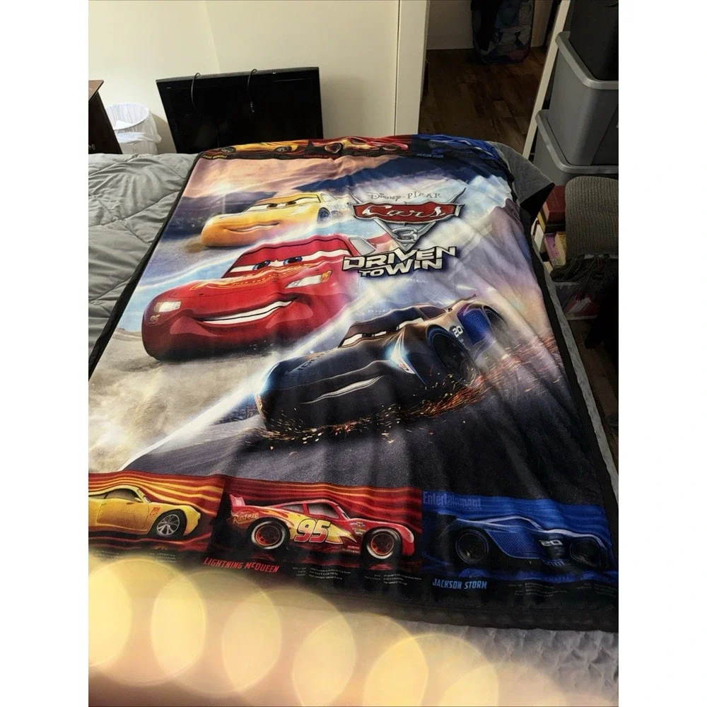 Disney Pixar Cars Throw Lightning McQueen Driven To Win Reversible  Fleece 40x56